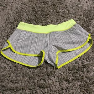 Lululemon shorts size 6 EUC